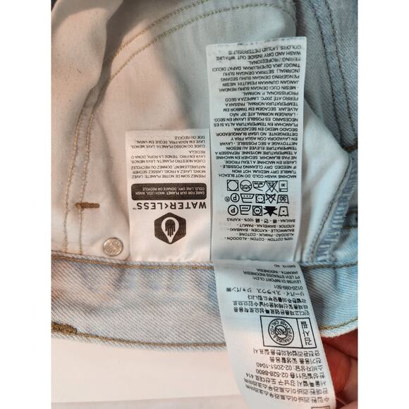 Levi’s Premium Women’s High-Waisted Denim Shorts Light‎ Wash Size 27 - Picture 7 of 7